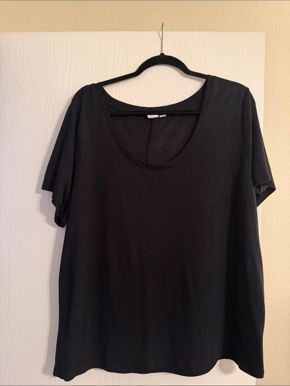 GAP Black Scoop Neck Short Sleeve Tee